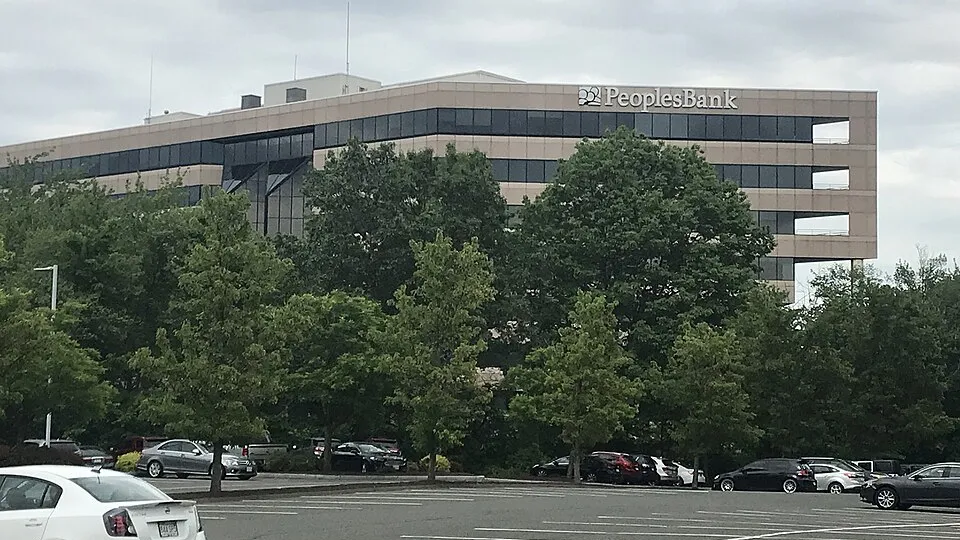 California business district streetscape